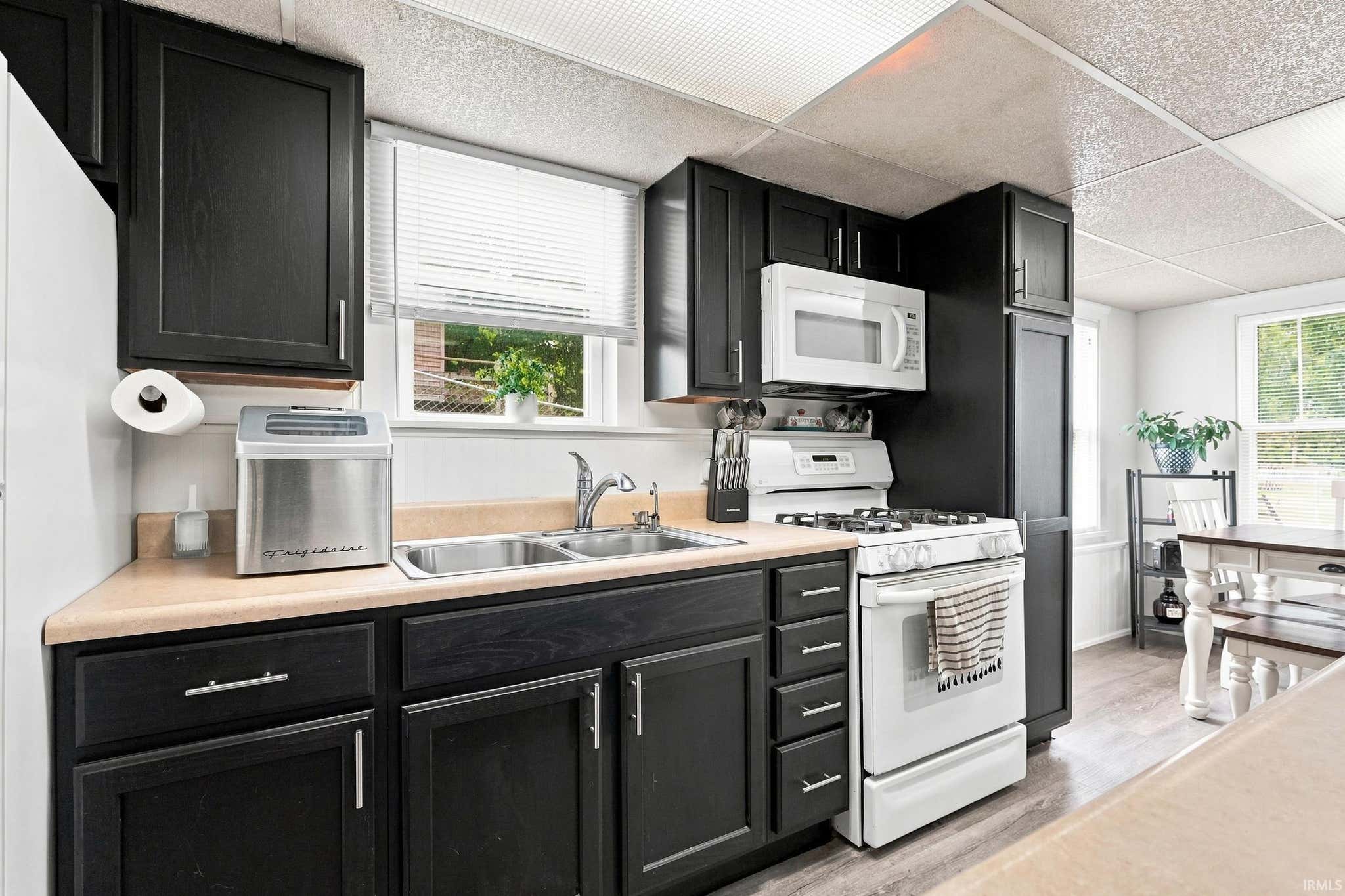 Image of 3370 W Old Lake Road